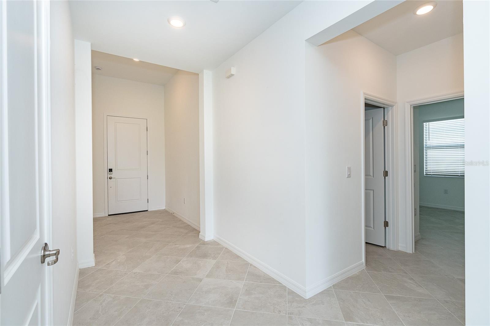 Image 5 of 39 For 1745 Saddlewood Circle