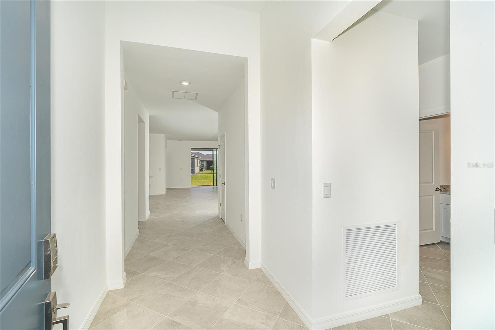 Image 6 of 39 For 1745 Saddlewood Circle