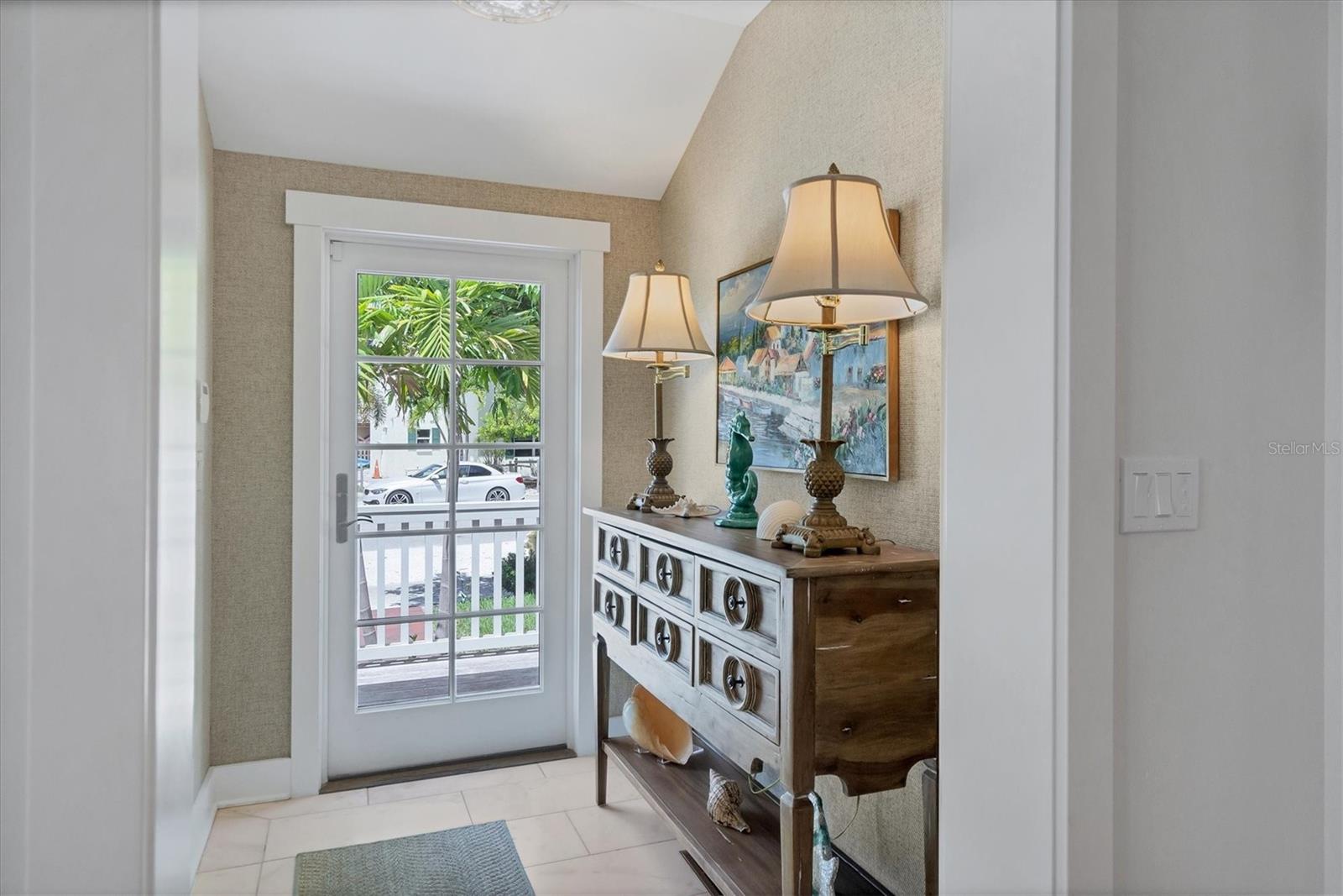 Image 10 of 47 For 342 Palm Avenue