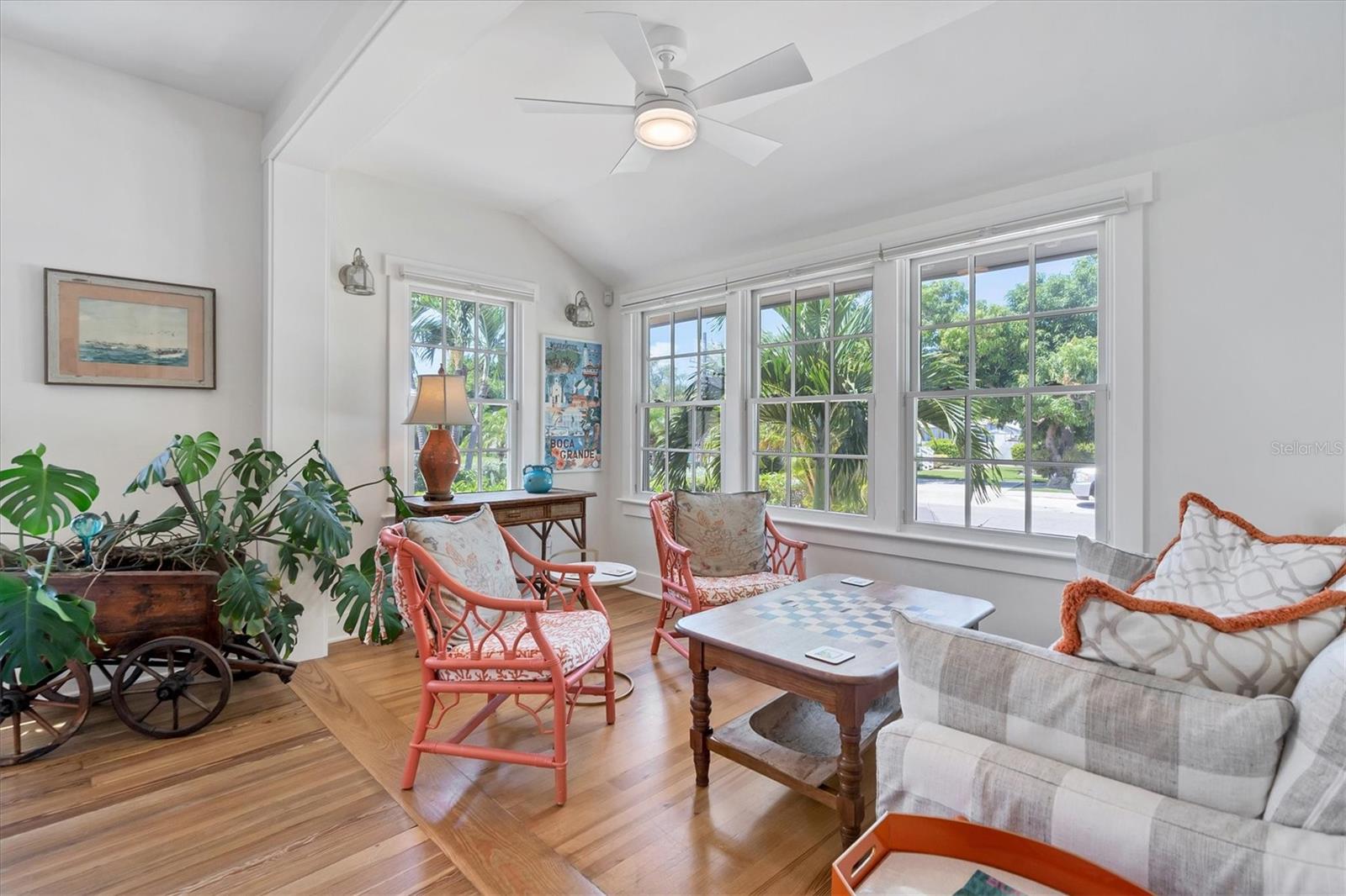 Image 14 of 47 For 342 Palm Avenue