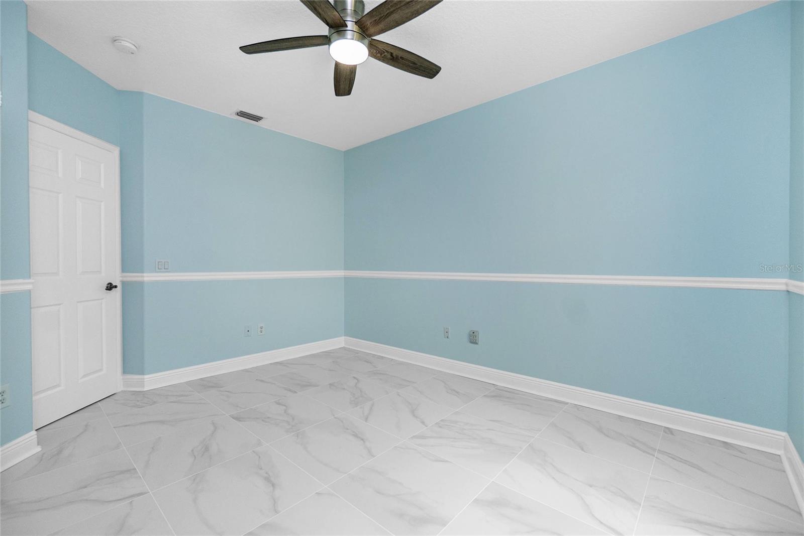 Image 43 of 85 For 455 Firethorn Avenue