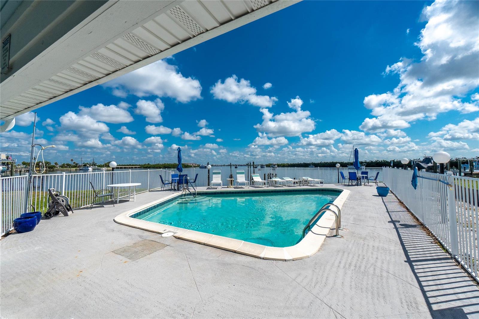 Image 39 of 65 For 1745 Gulf Boulevard 11