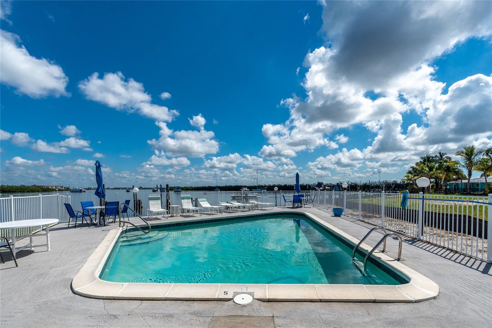 Image 4 of 65 For 1745 Gulf Boulevard 11