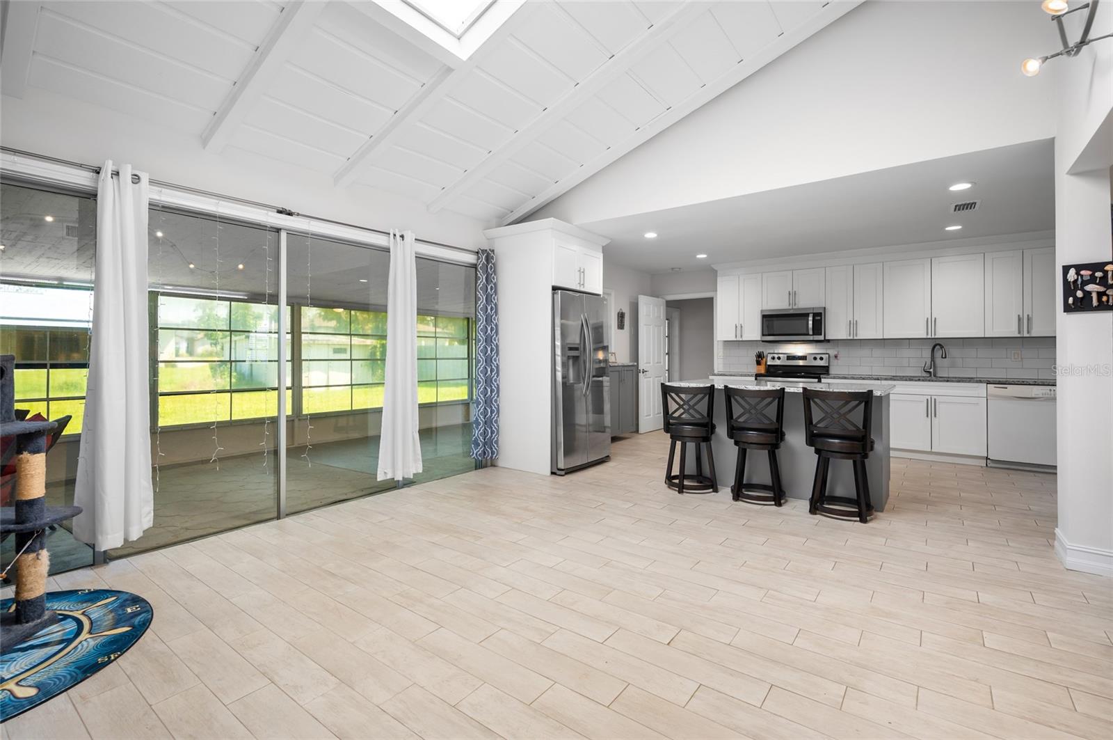 Image 15 of 41 For 13360 Foresman Boulevard