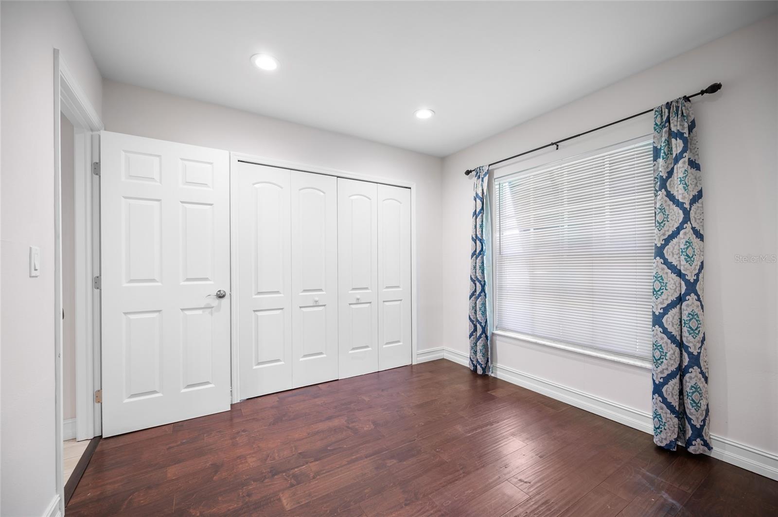 Image 21 of 41 For 13360 Foresman Boulevard
