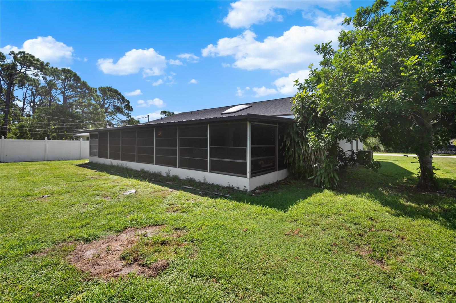 Image 26 of 41 For 13360 Foresman Boulevard