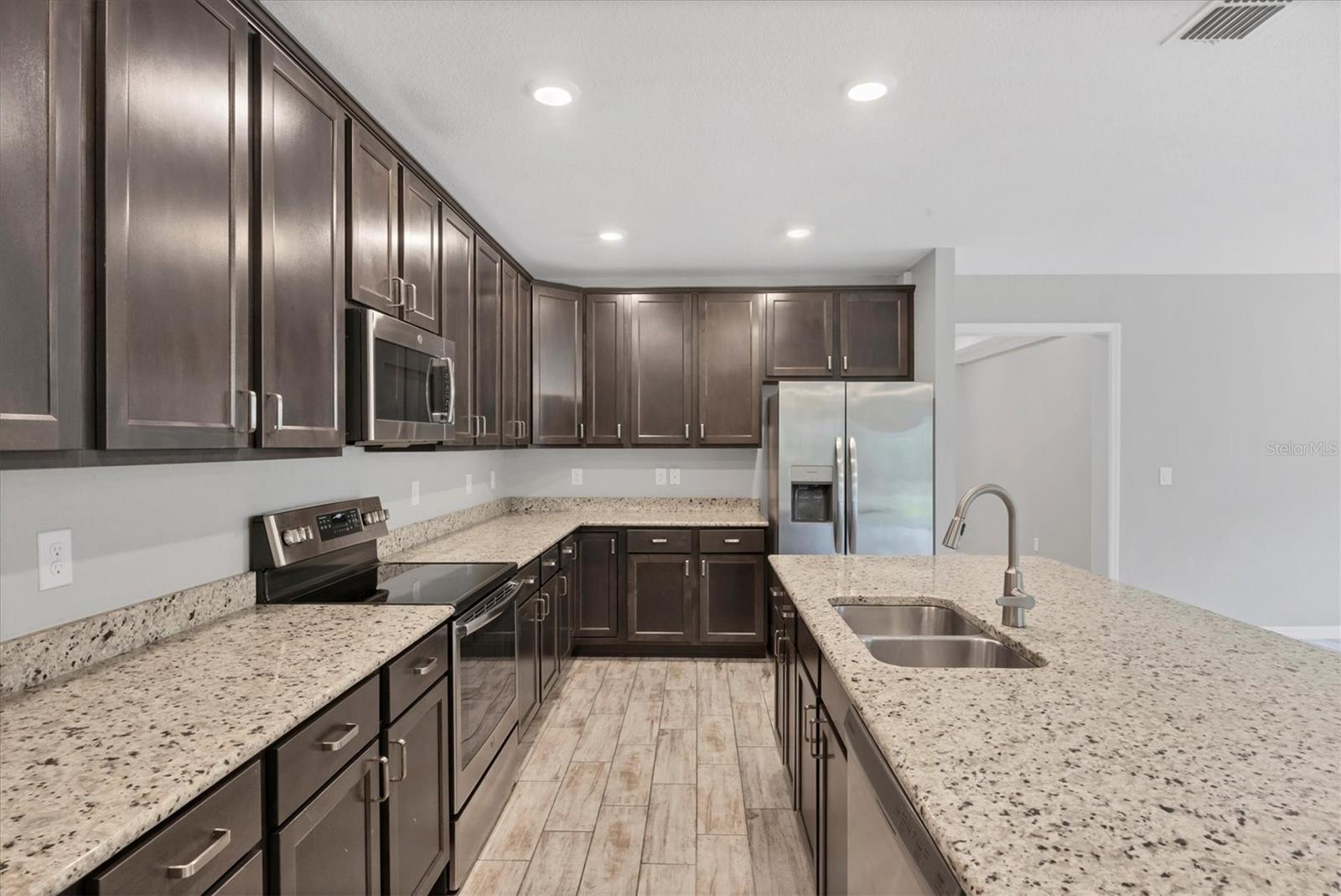Image 11 of 39 For 15293 Mille Fiore Boulevard