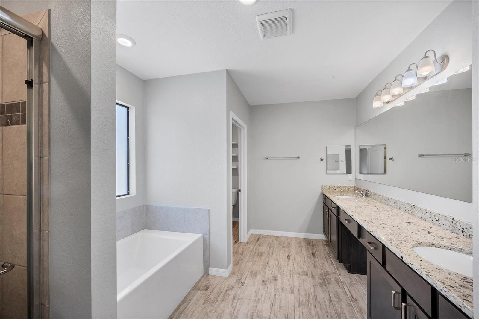 Image 17 of 39 For 15293 Mille Fiore Boulevard