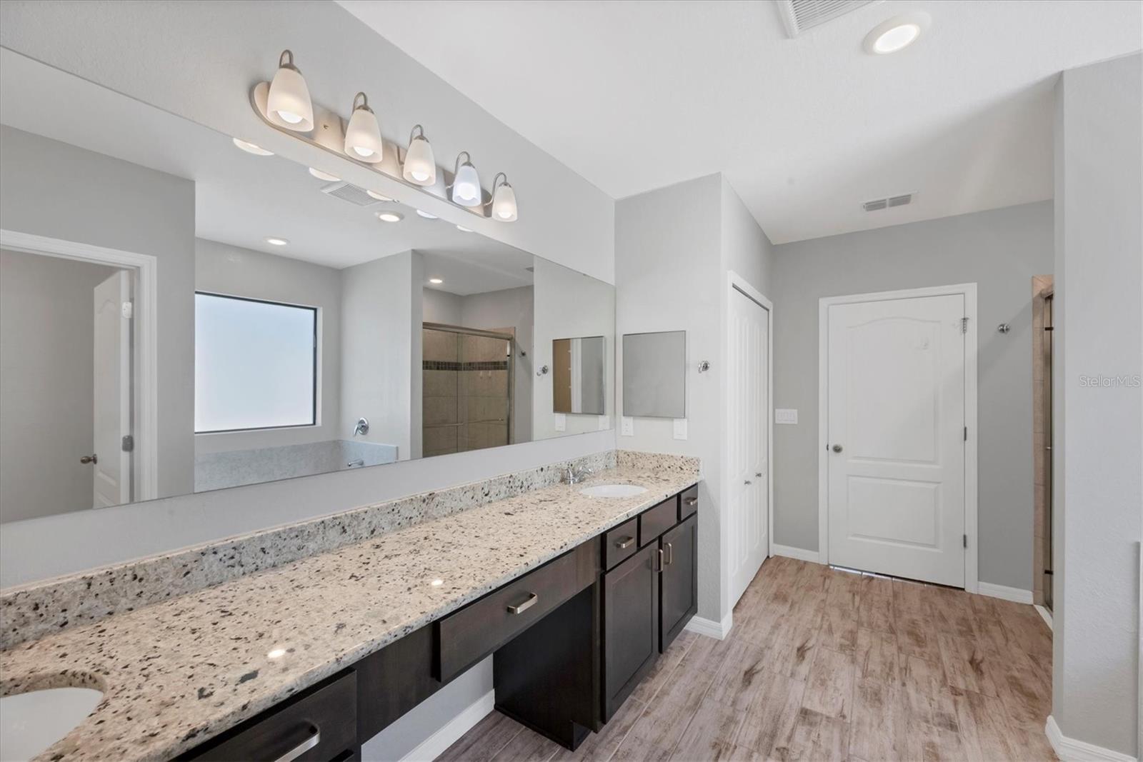 Image 18 of 39 For 15293 Mille Fiore Boulevard