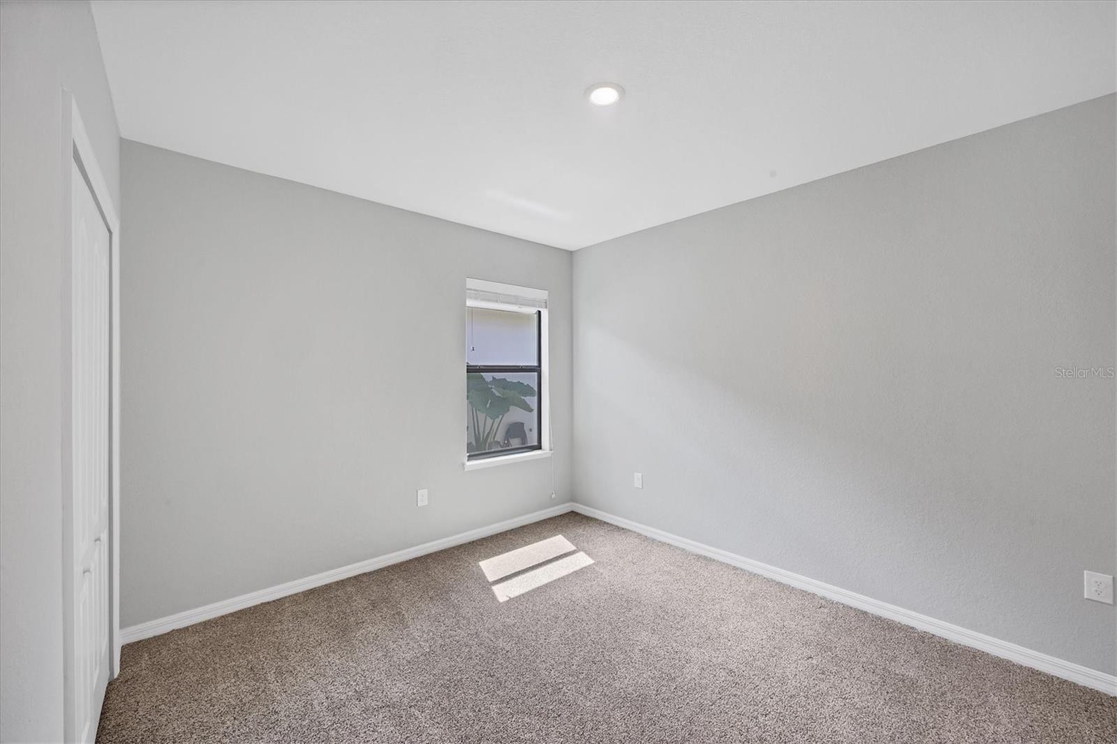 Image 20 of 39 For 15293 Mille Fiore Boulevard