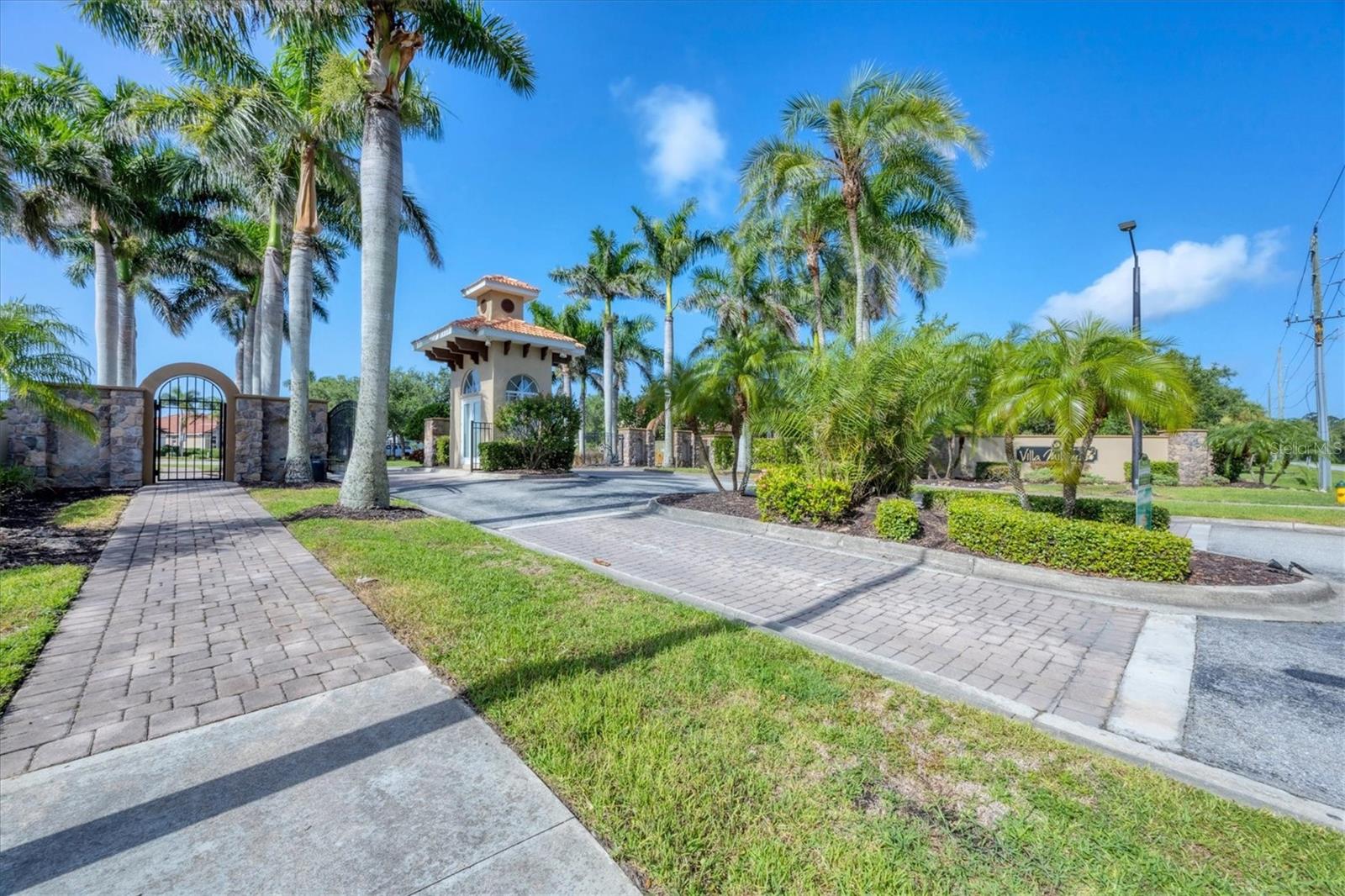 Image 34 of 39 For 15293 Mille Fiore Boulevard