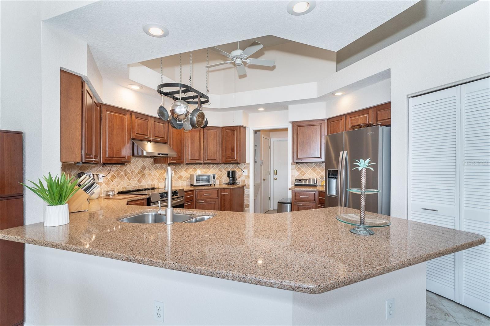 Image 9 of 52 For 6964 David Boulevard