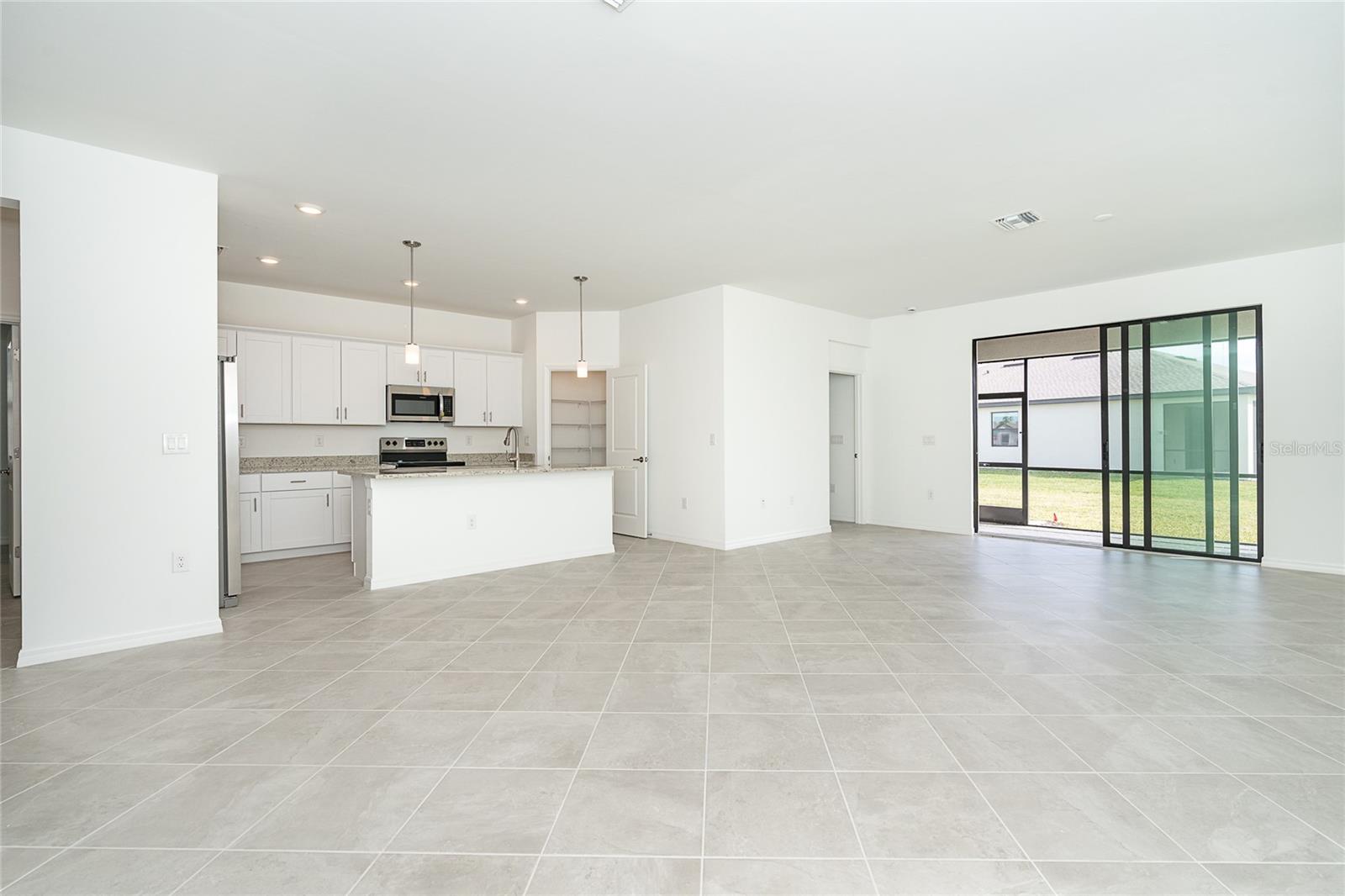 Image 7 of 39 For 1745 Saddlewood Circle