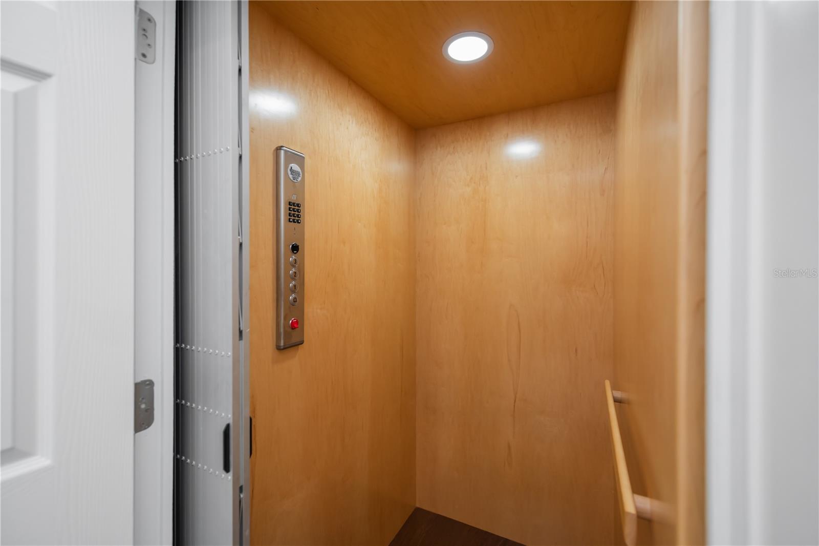 Image 33 of 98 For 10350 Longshore Road 61