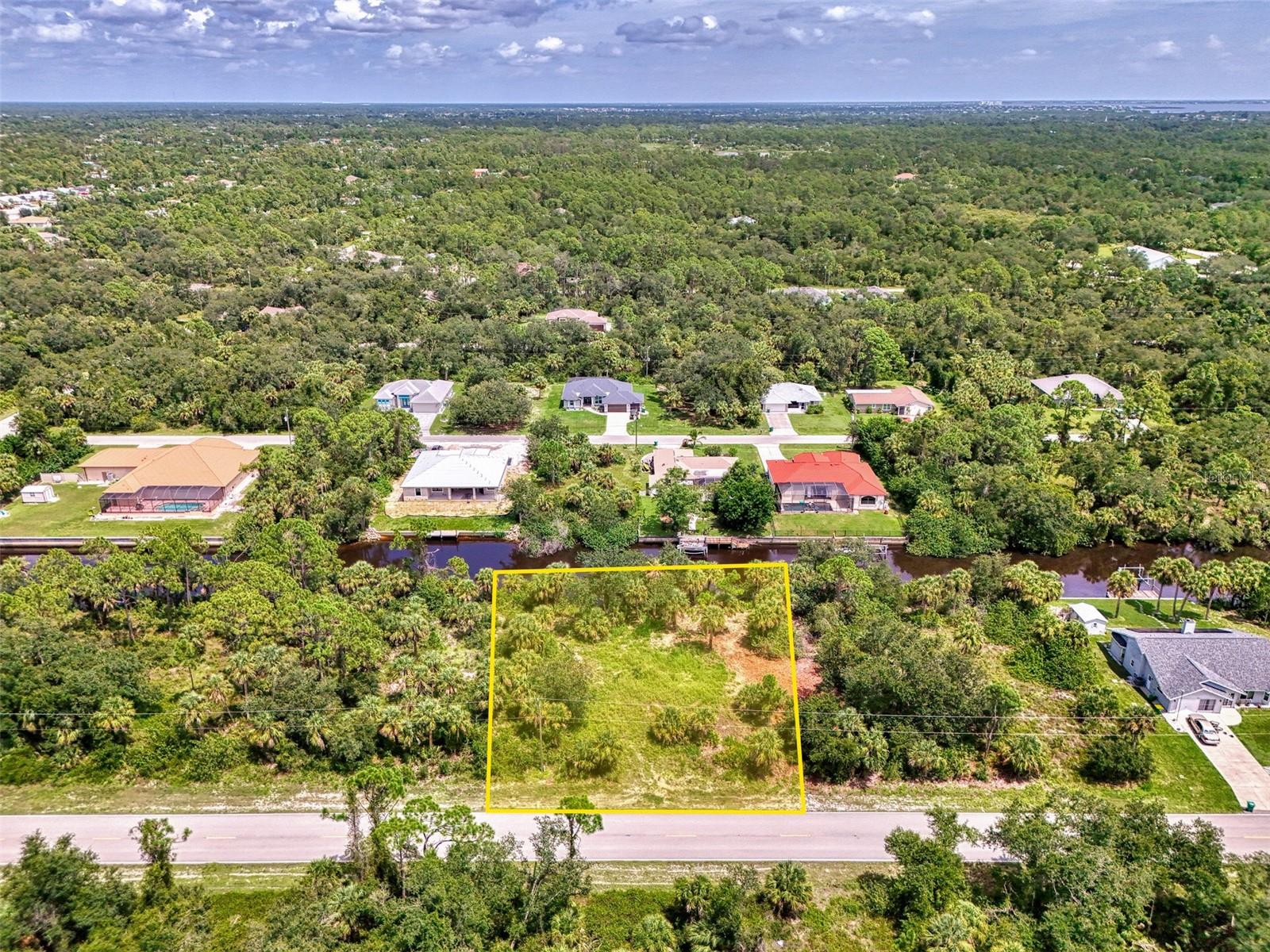 Image 16 of 25 For 3116 Como Street