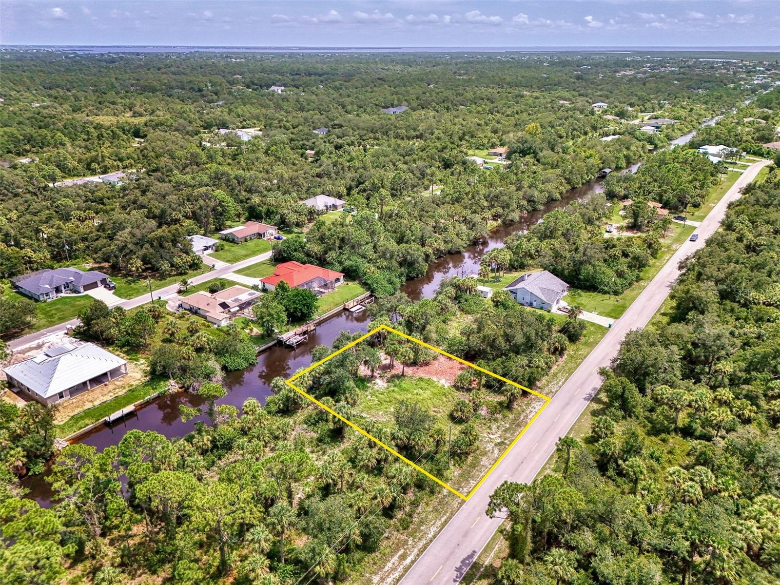 Image 21 of 25 For 3116 Como Street