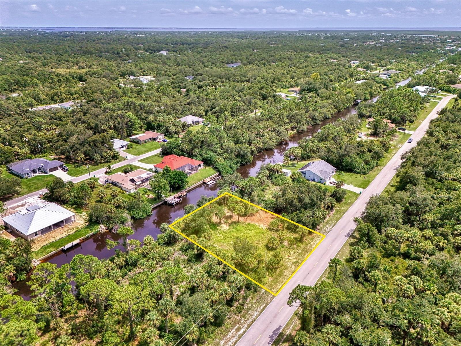 Image 22 of 25 For 3116 Como Street