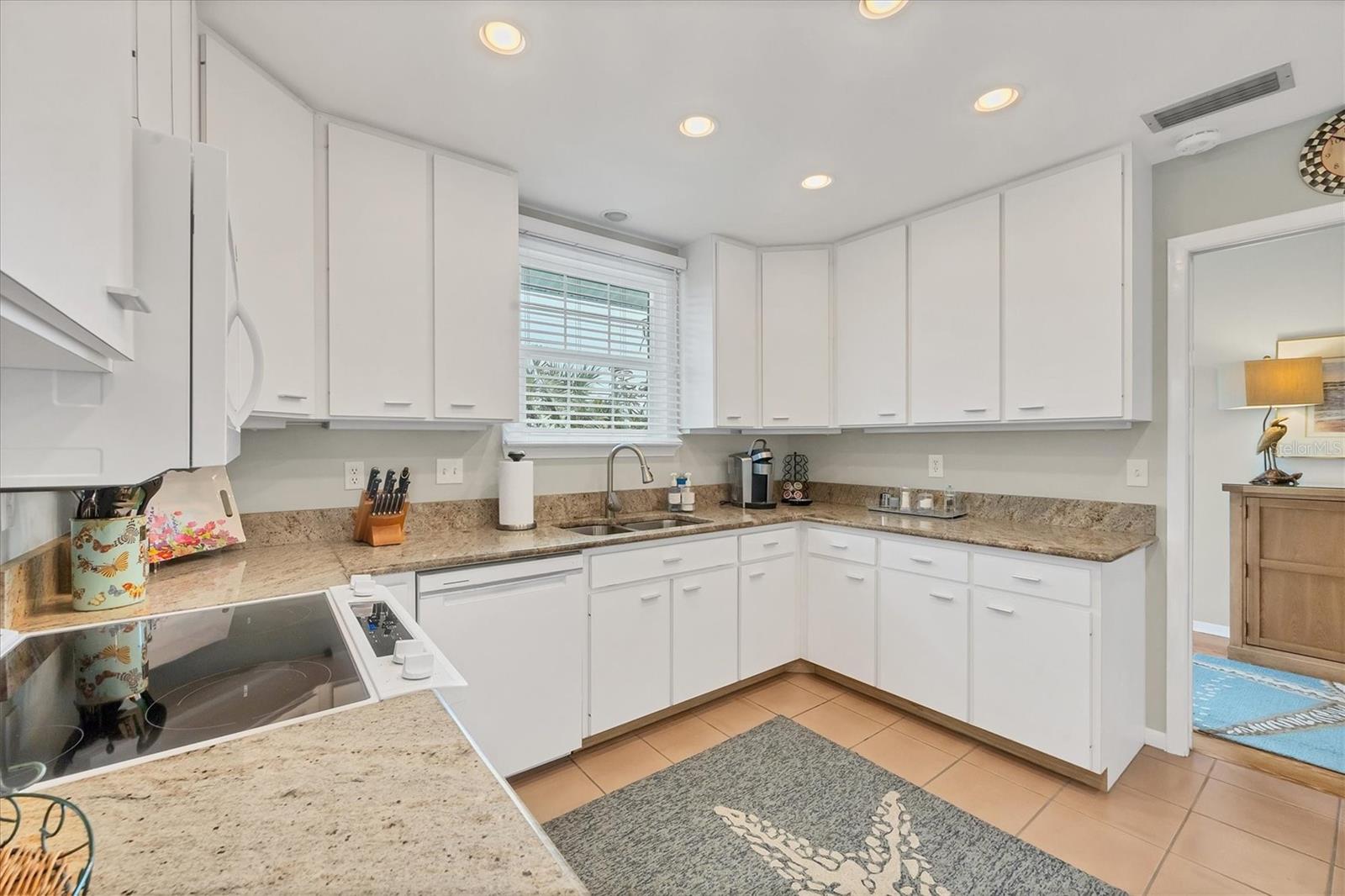 Image 17 of 38 For 2420 24th Street W