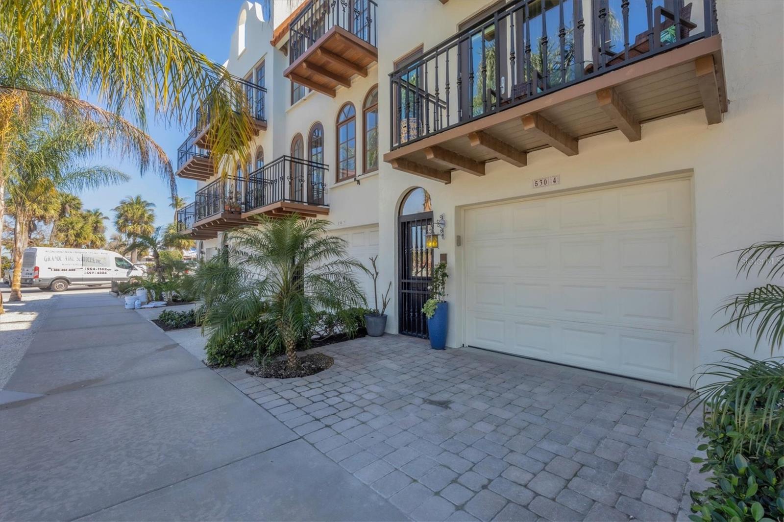 Image 10 of 45 For 530 5th Street W 4