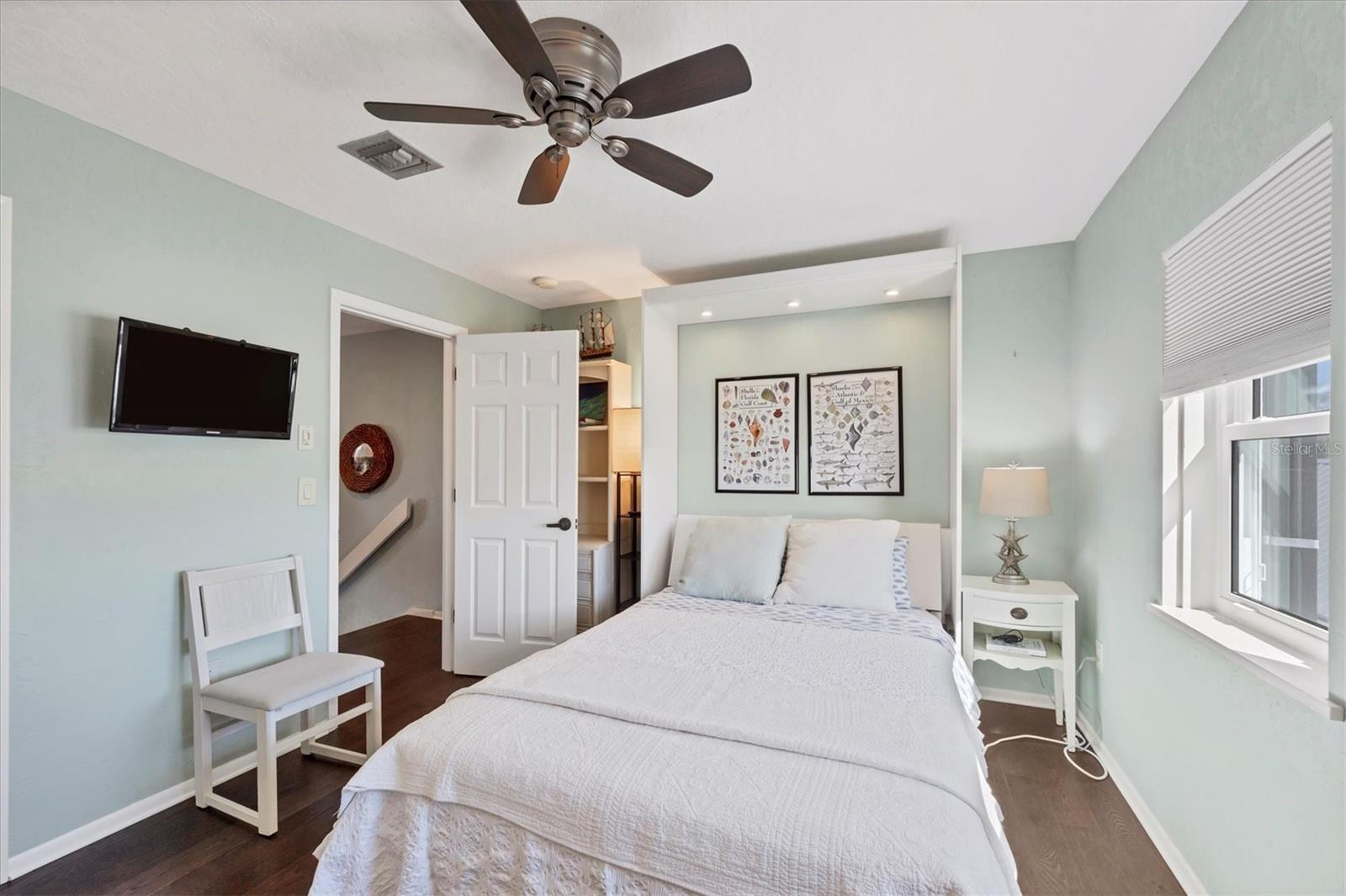 Image 32 of 45 For 530 5th Street W 4