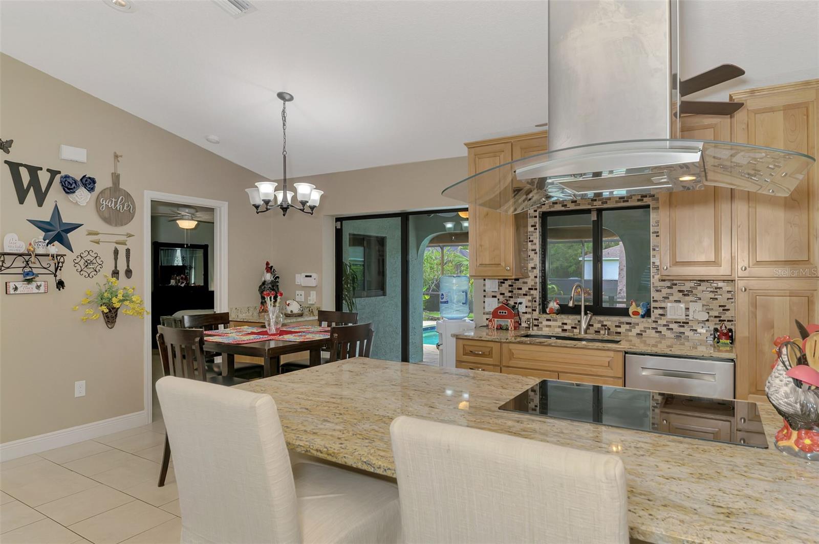 Image 13 of 59 For 18414 Avon Avenue