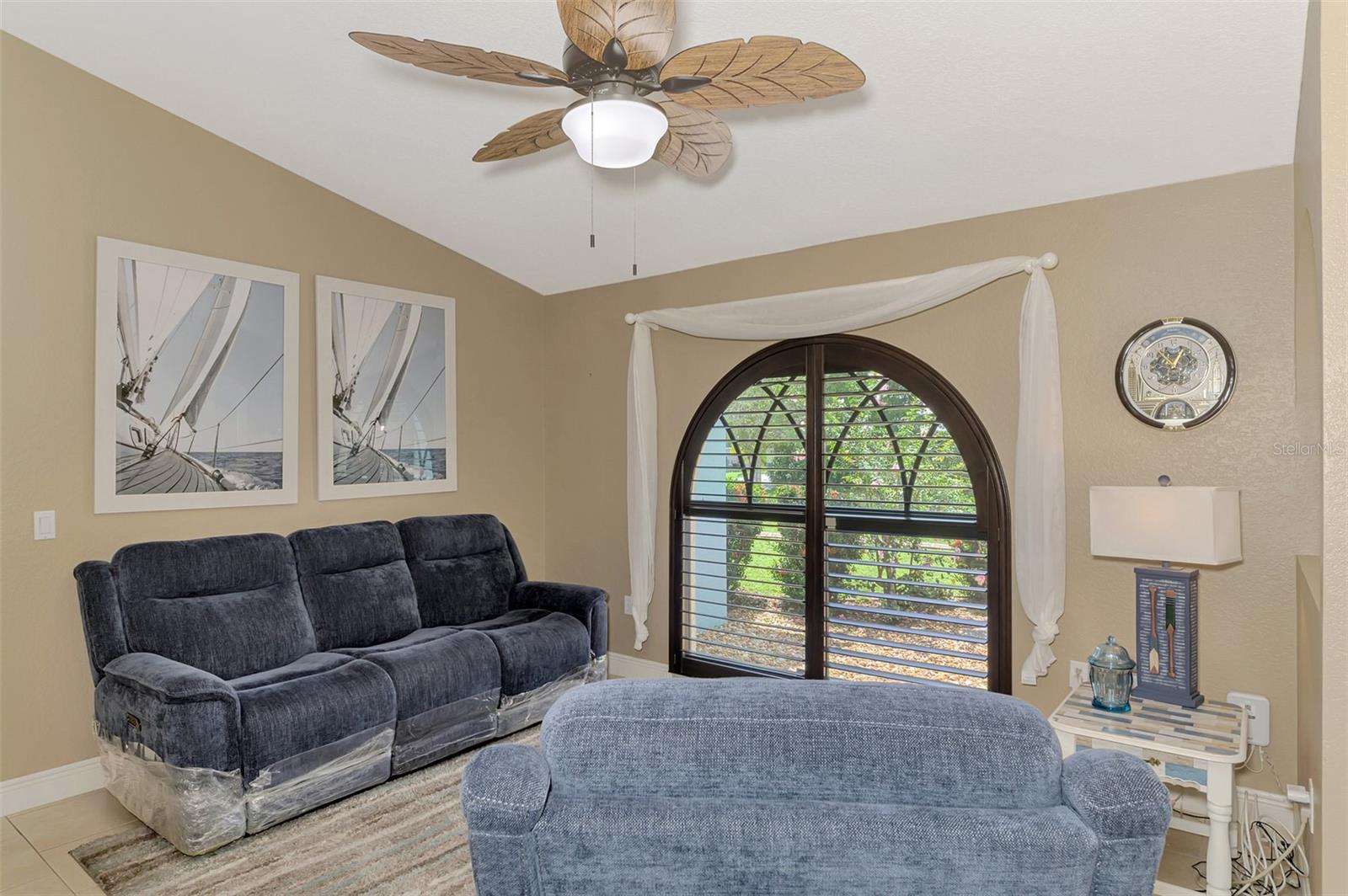 Image 8 of 59 For 18414 Avon Avenue