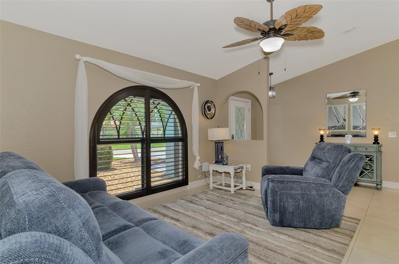Image 9 of 59 For 18414 Avon Avenue