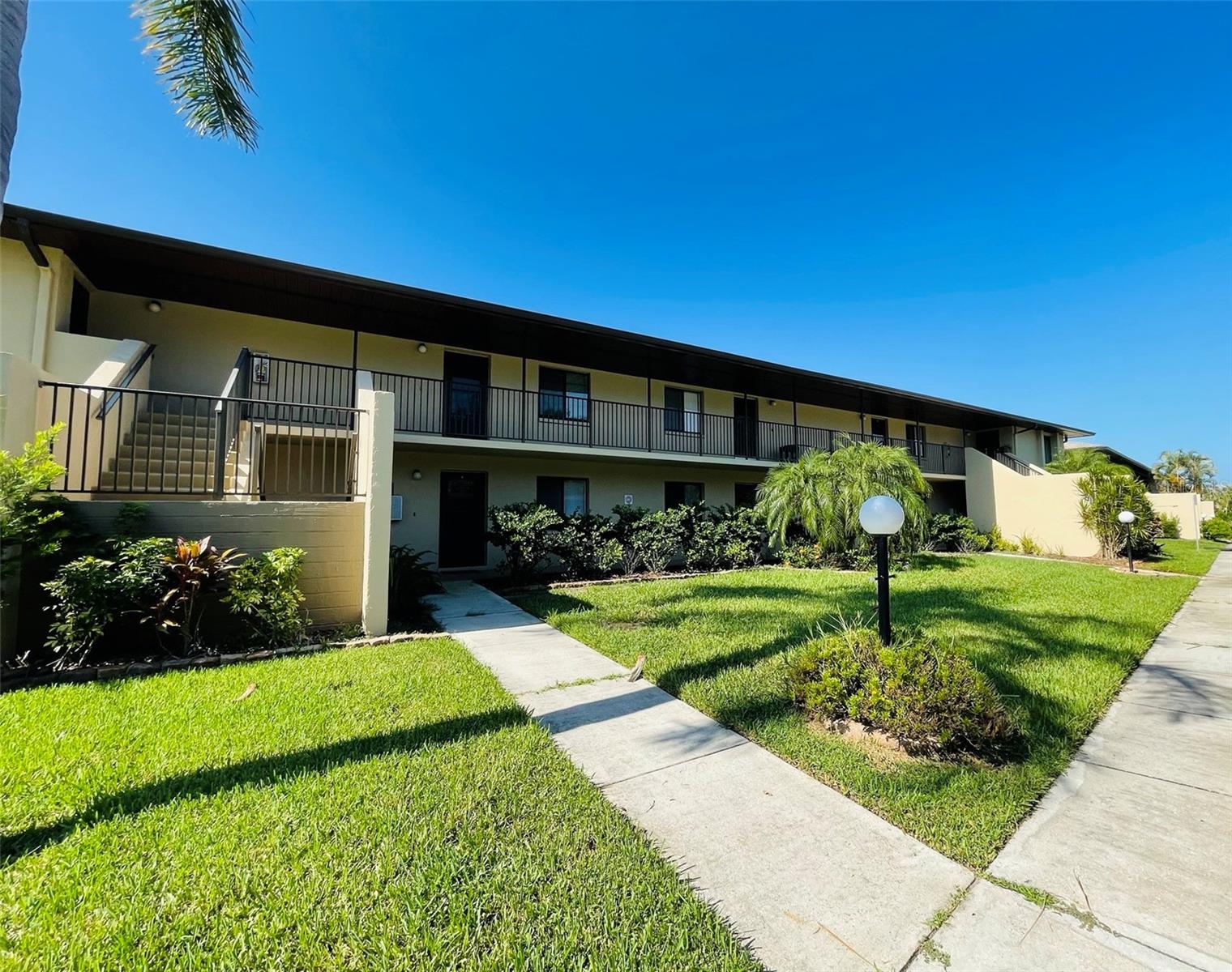 Details for 4000 Oakview Drive L9, PORT CHARLOTTE, FL 33980