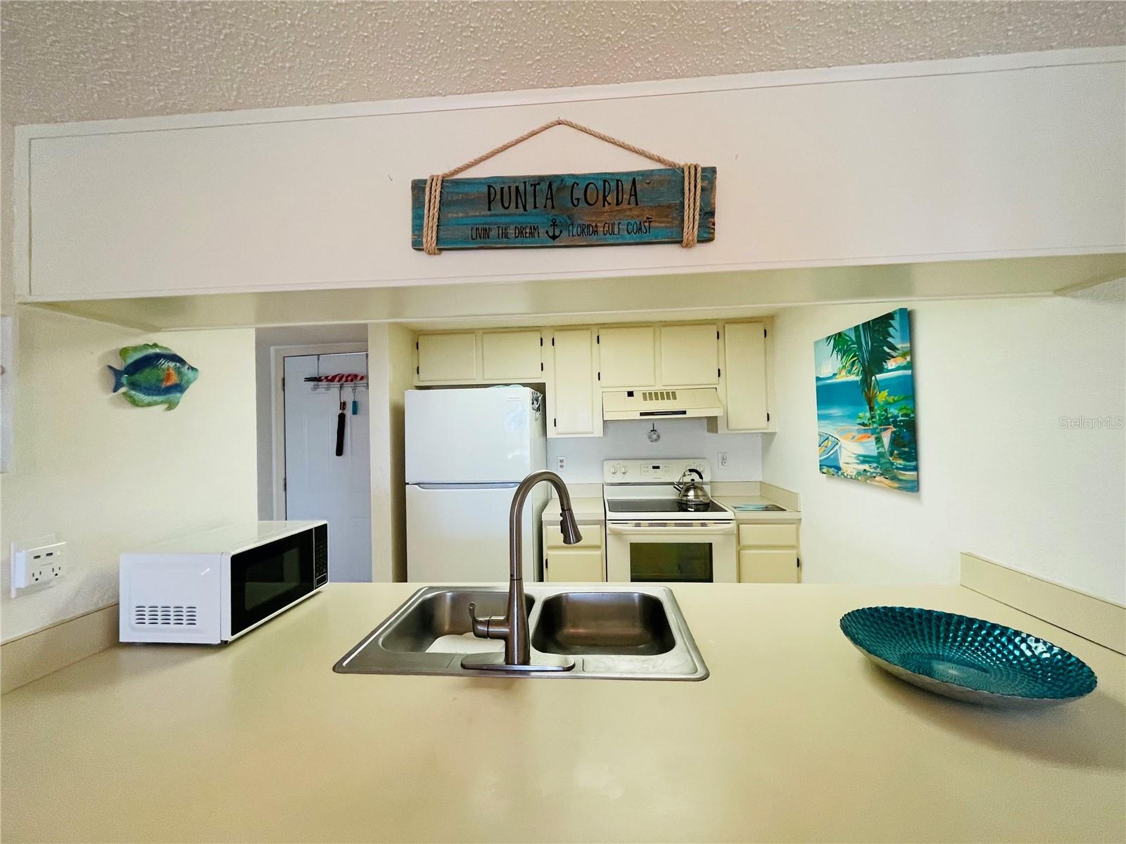 Image 9 of 21 For 4000 Oakview Drive L9