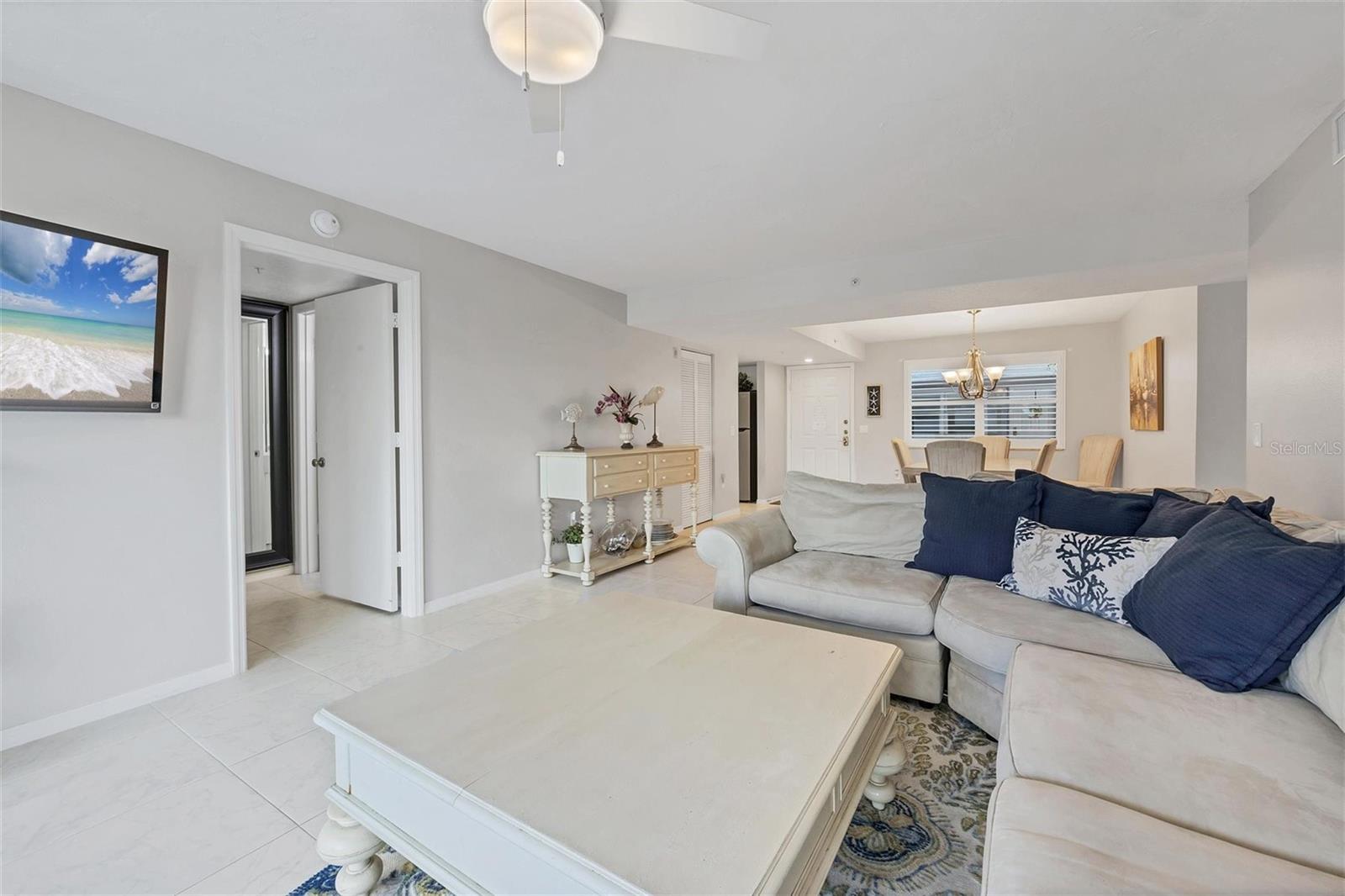 Image 17 of 80 For 2380 Beach Road 108