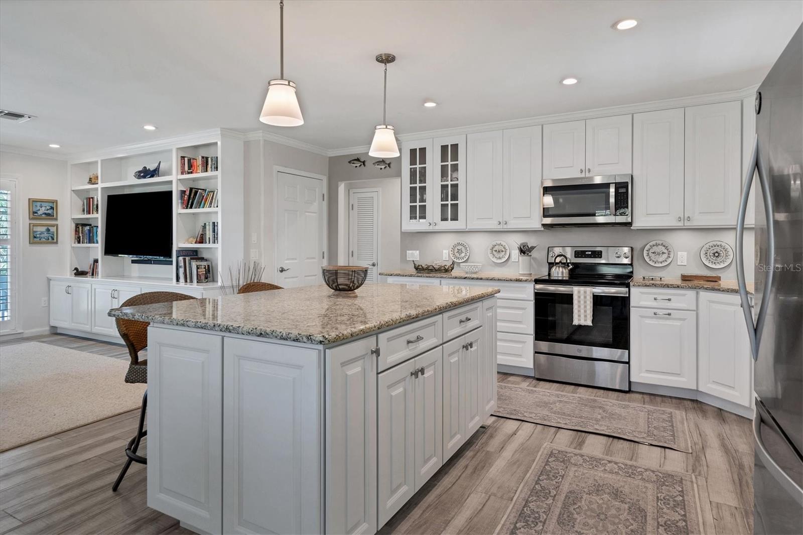 Image 15 of 48 For 4010 40th Street W