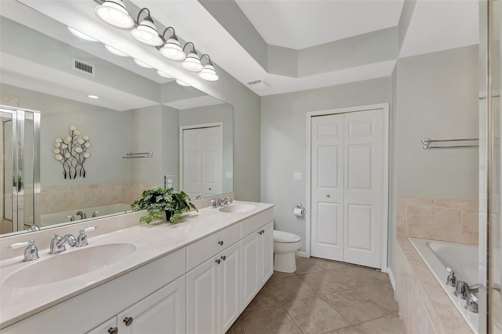 Image 31 of 73 For 3423 Grand Vista Court 101