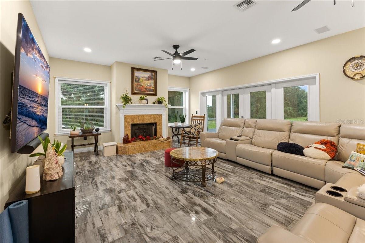 Image 13 of 60 For 6175 Riverside Drive
