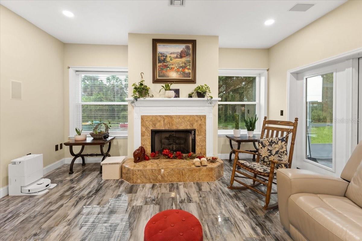 Image 16 of 60 For 6175 Riverside Drive