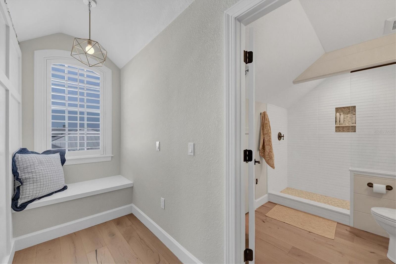 Image 36 of 53 For 2425 24th Street W