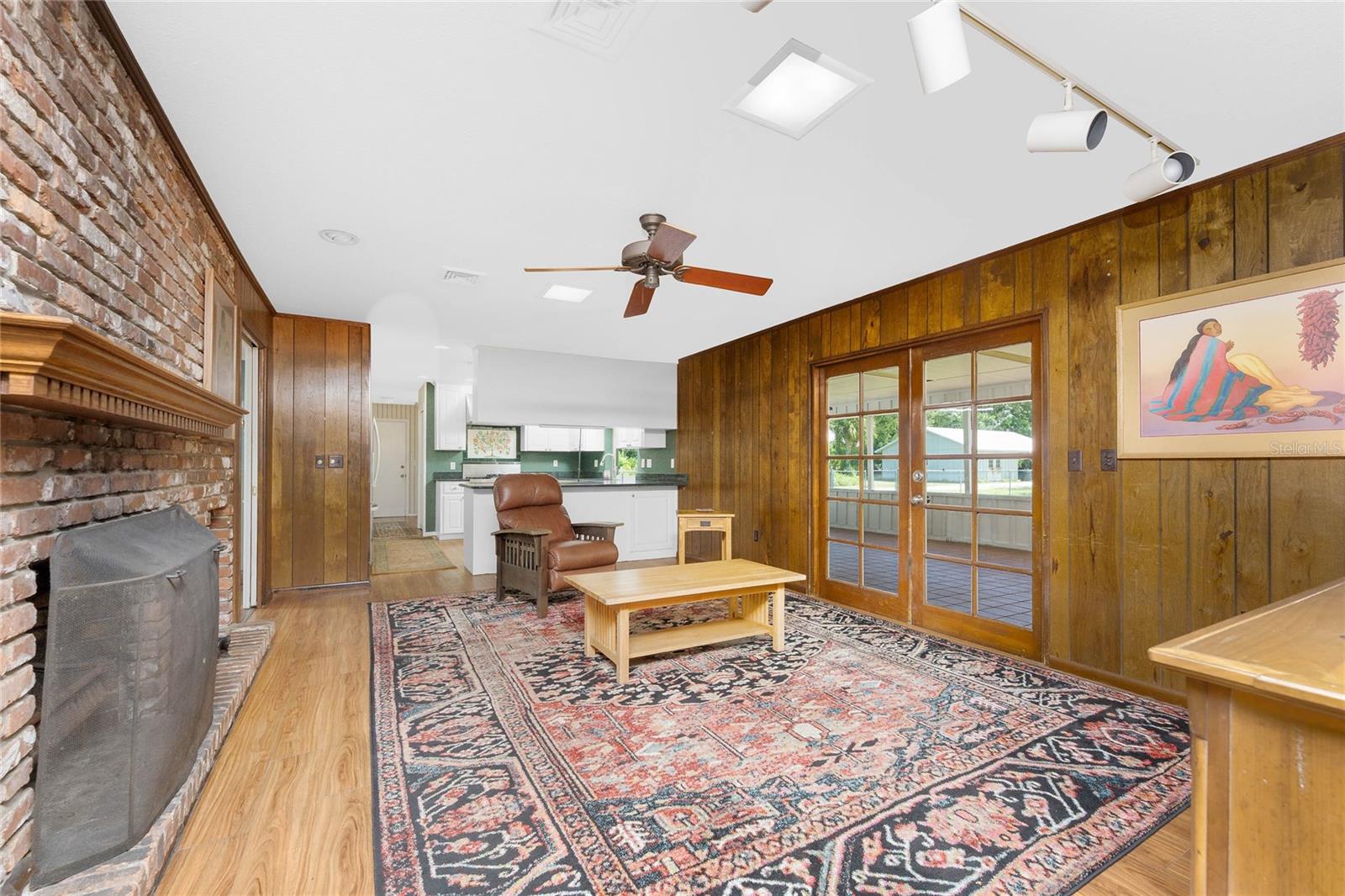 Image 12 of 56 For 1120 Larchmont Drive