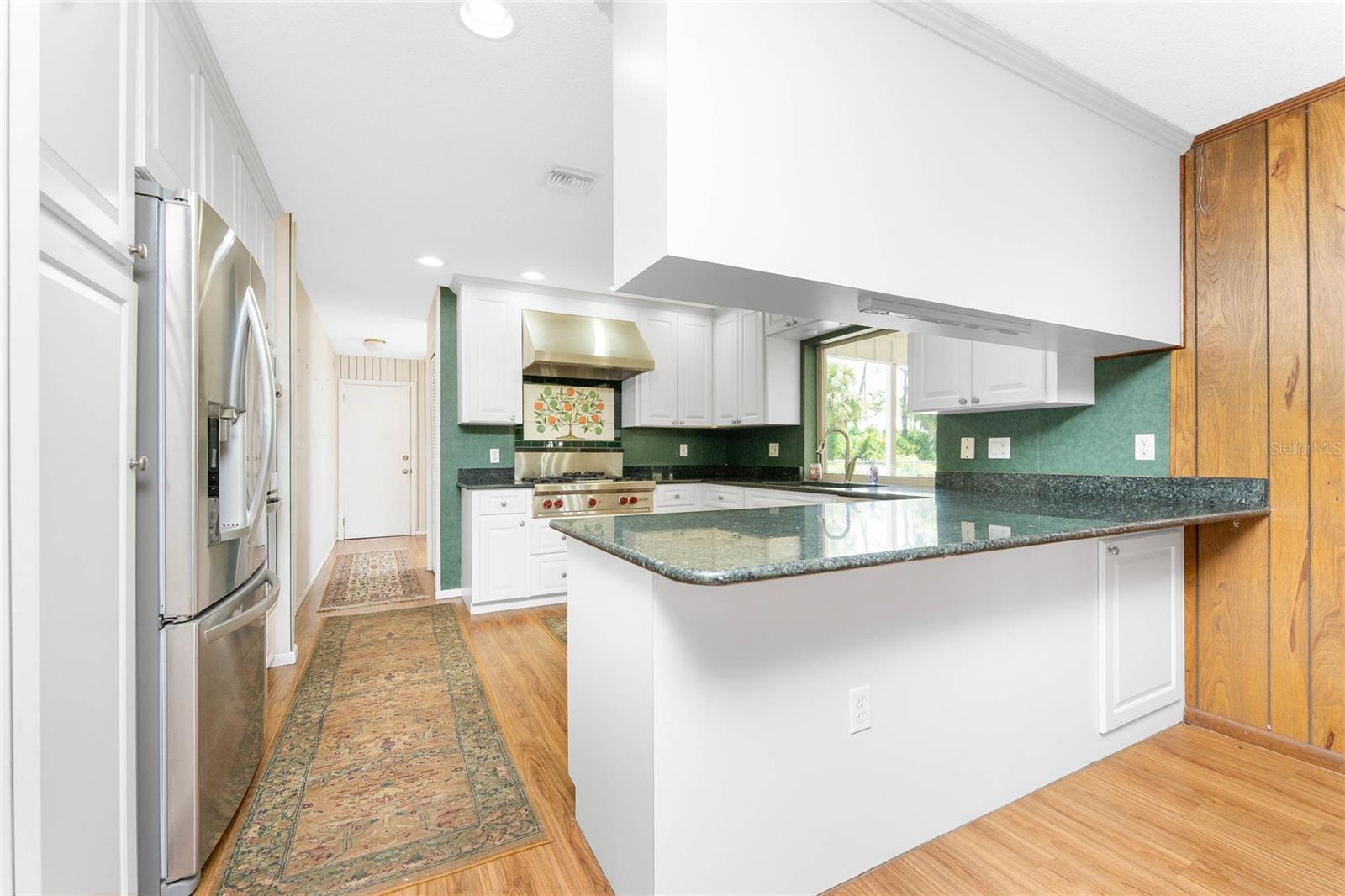 Image 14 of 56 For 1120 Larchmont Drive