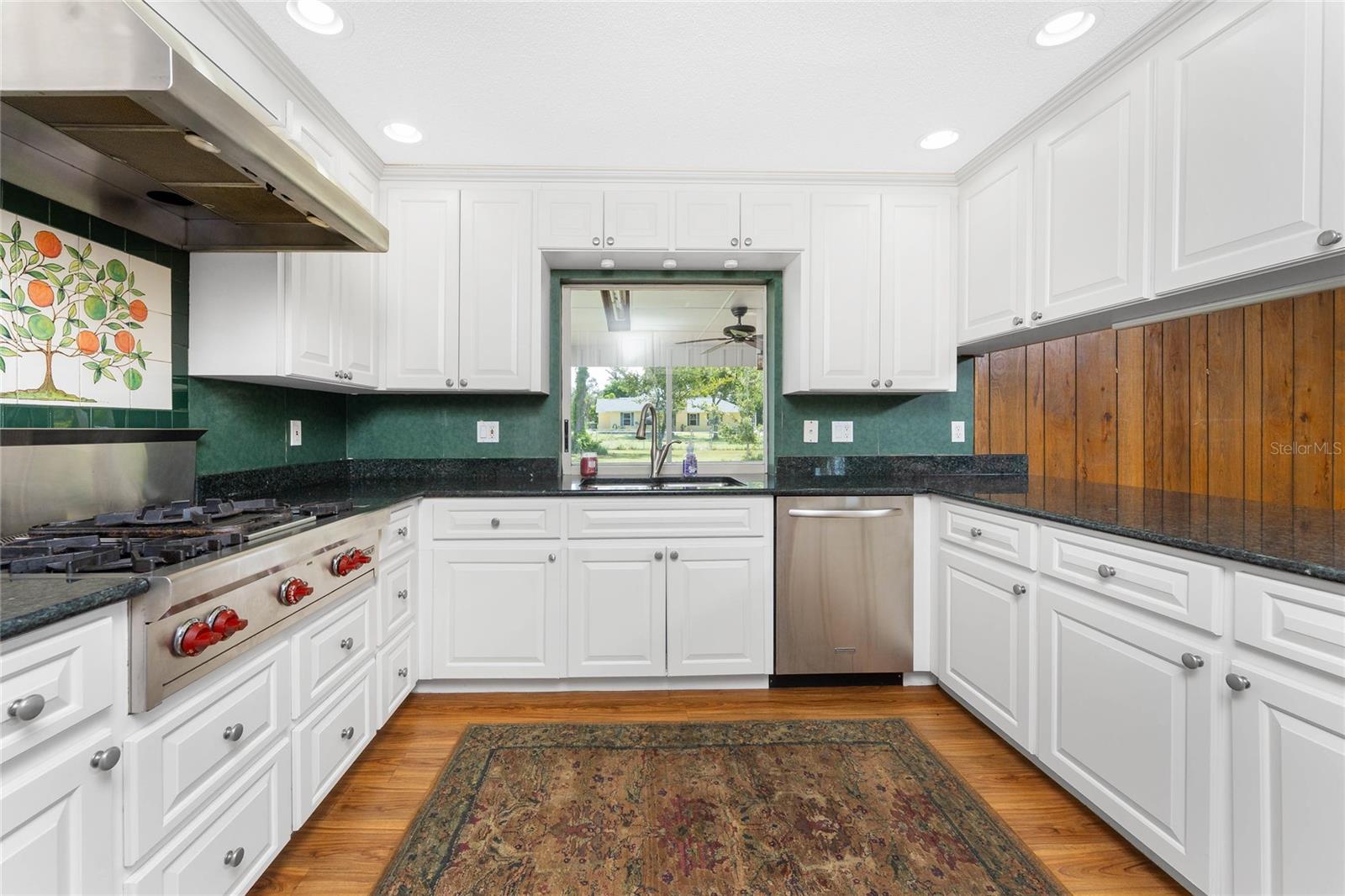 Image 15 of 56 For 1120 Larchmont Drive