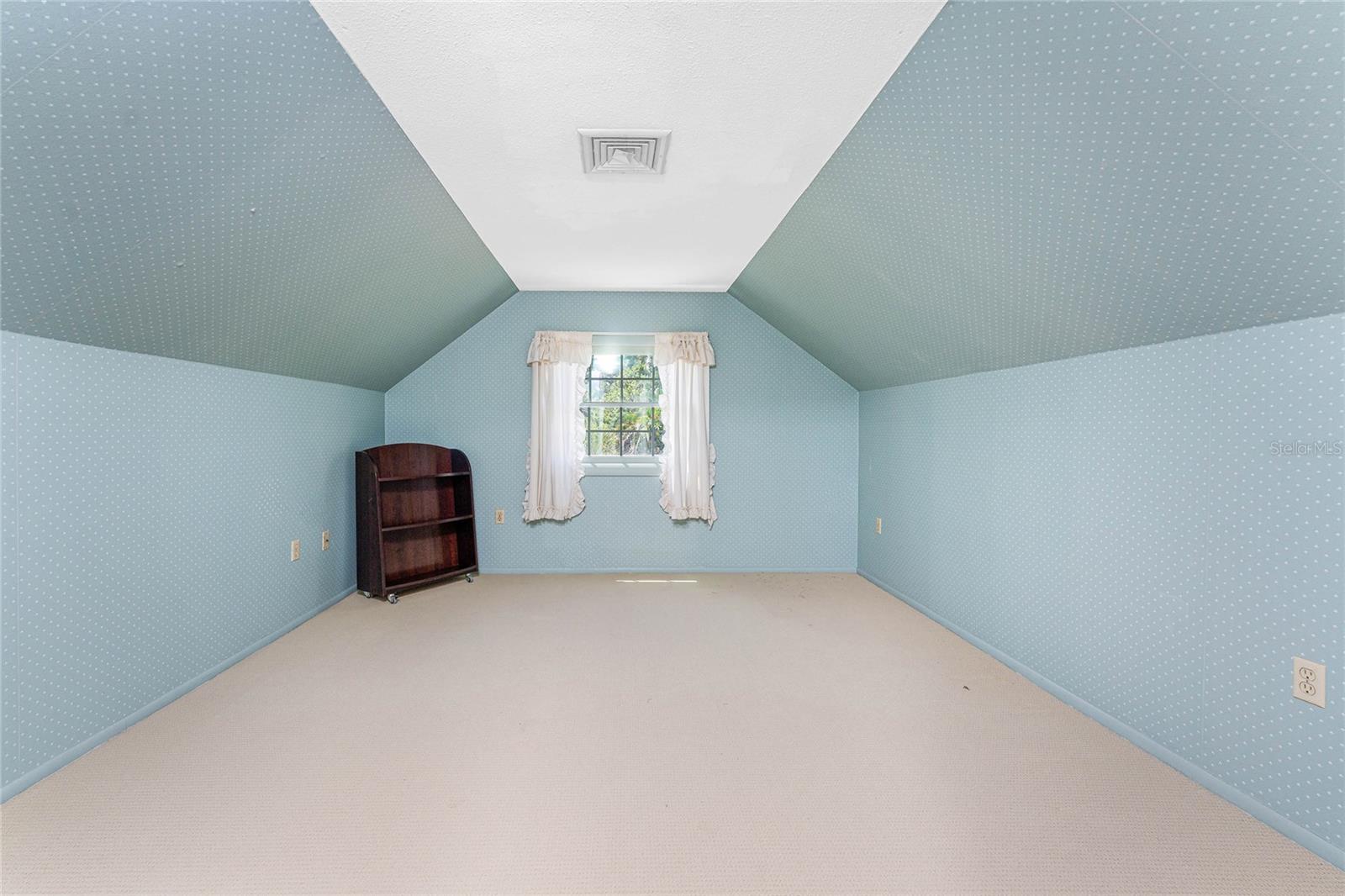 Image 25 of 56 For 1120 Larchmont Drive