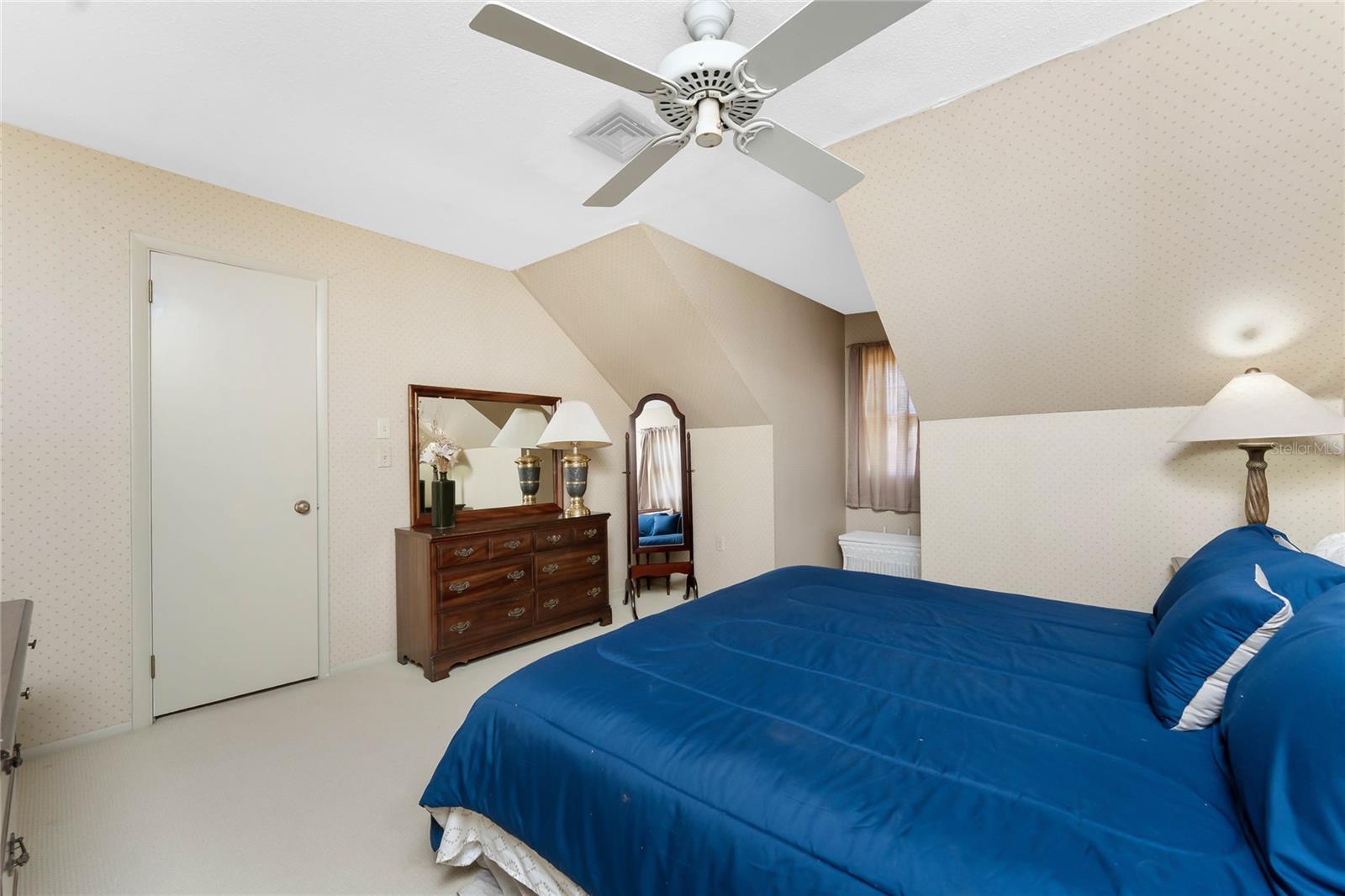 Image 30 of 56 For 1120 Larchmont Drive