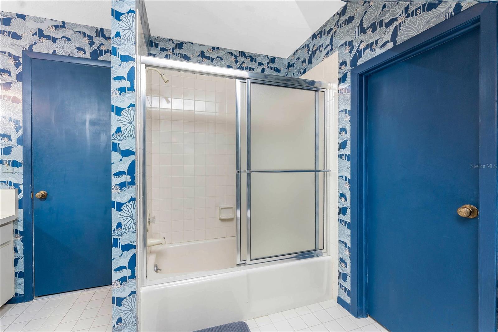 Image 33 of 56 For 1120 Larchmont Drive