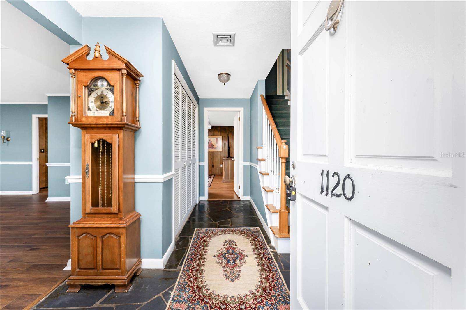 Image 4 of 56 For 1120 Larchmont Drive