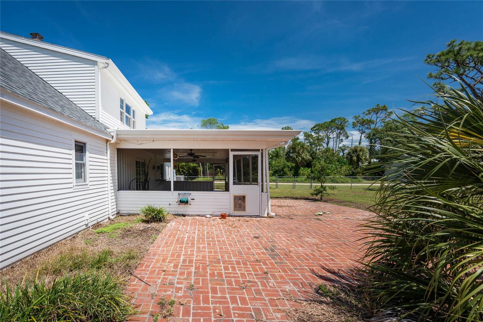 Image 43 of 56 For 1120 Larchmont Drive