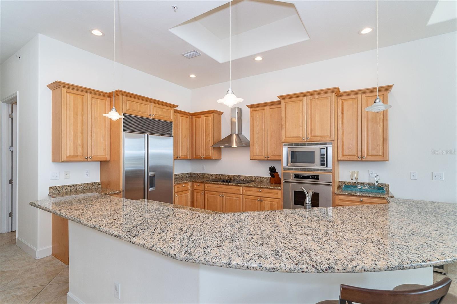 Image 16 of 45 For 1375 Beach Road 309
