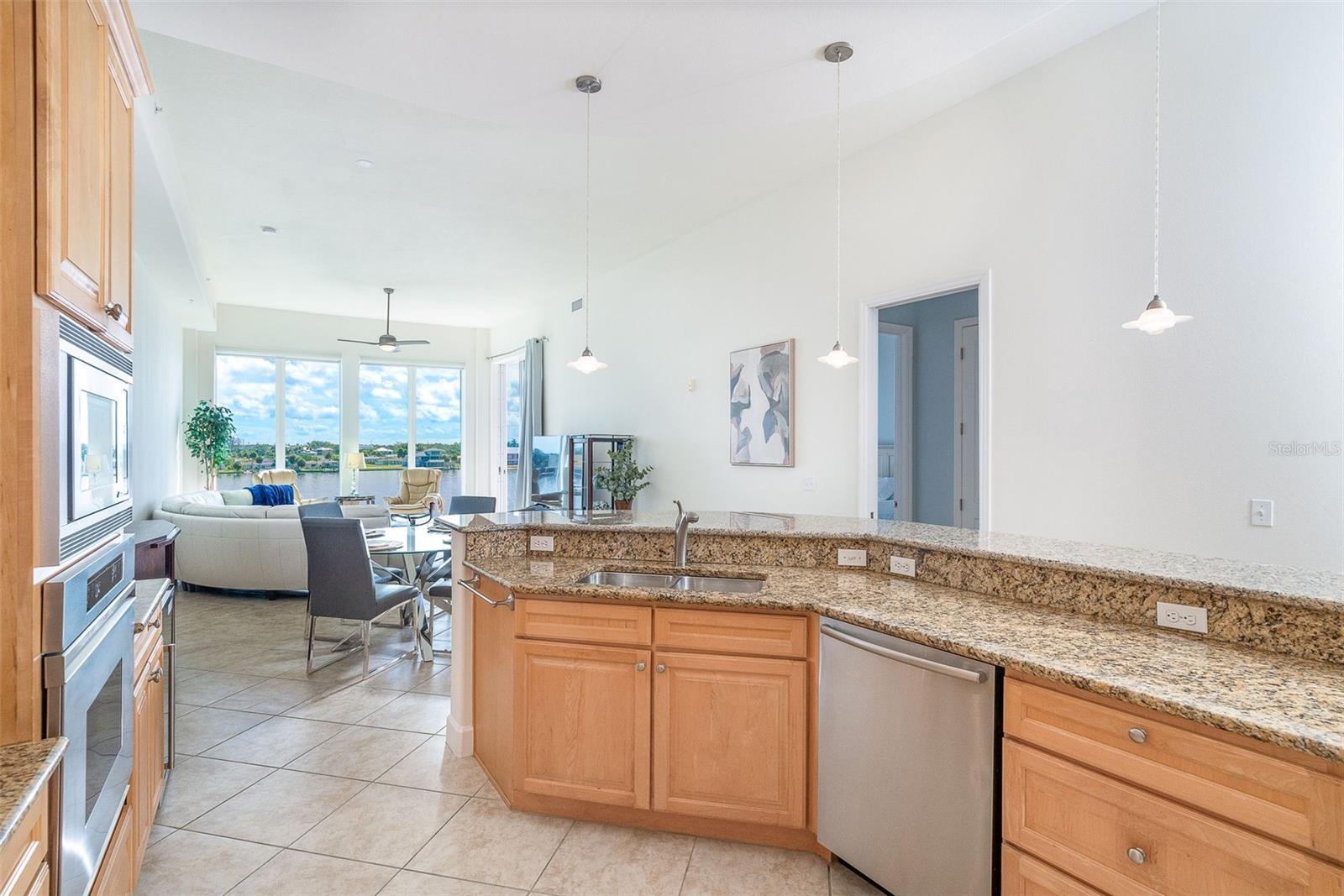 Image 19 of 45 For 1375 Beach Road 309