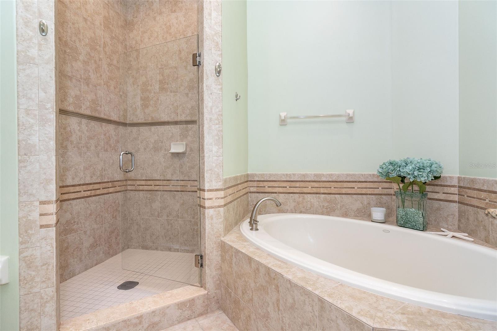 Image 41 of 45 For 1375 Beach Road 309