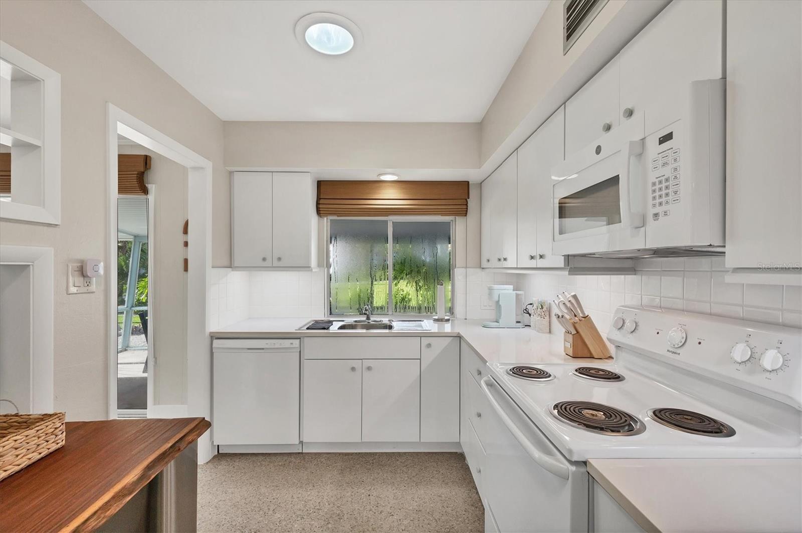 Image 16 of 46 For 550 Gaspar Drive