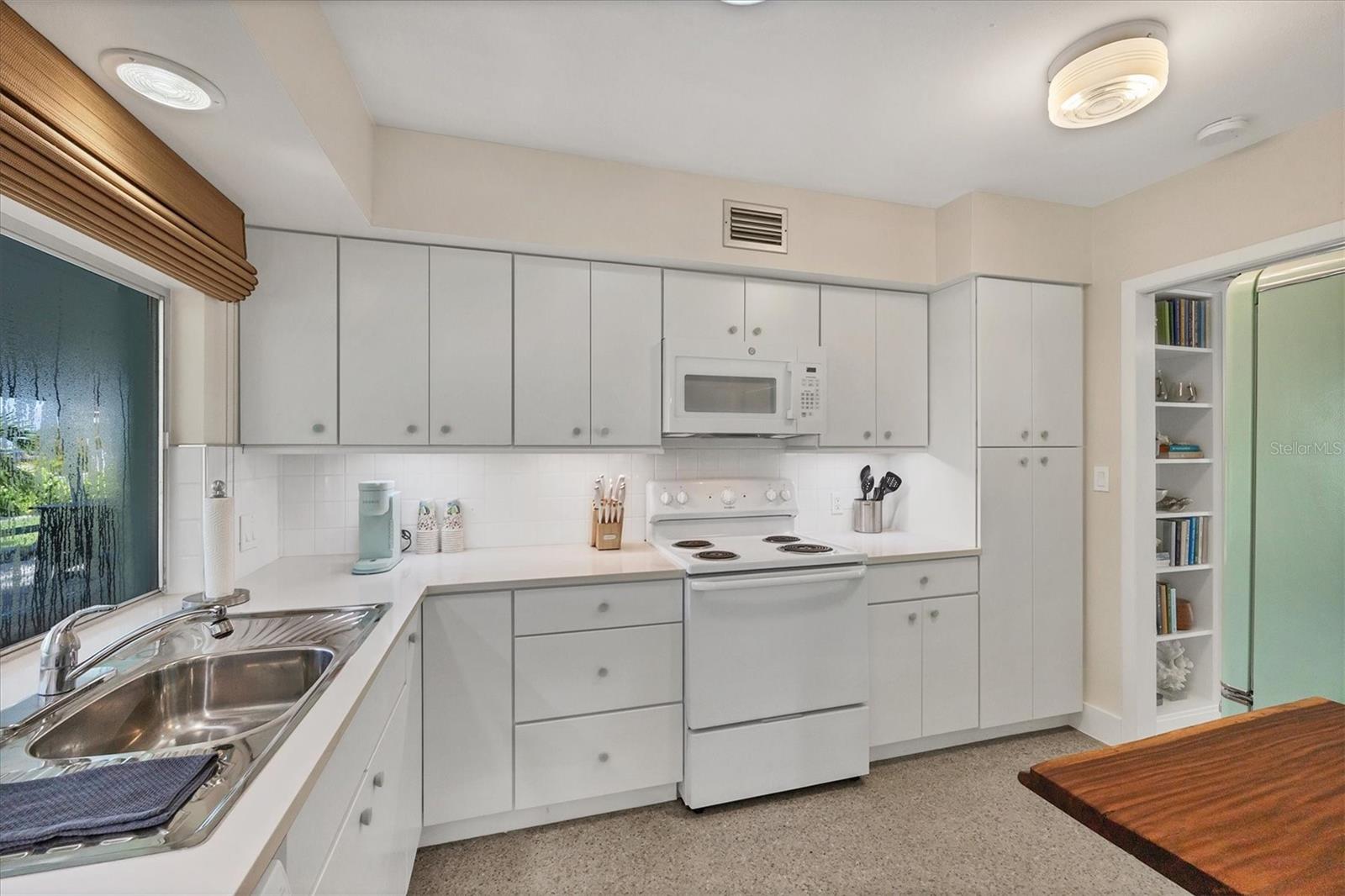 Image 17 of 46 For 550 Gaspar Drive