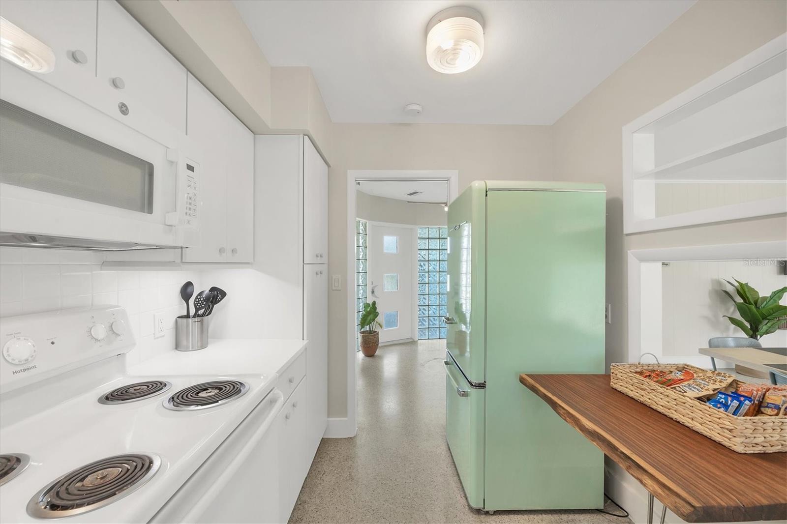 Image 18 of 46 For 550 Gaspar Drive