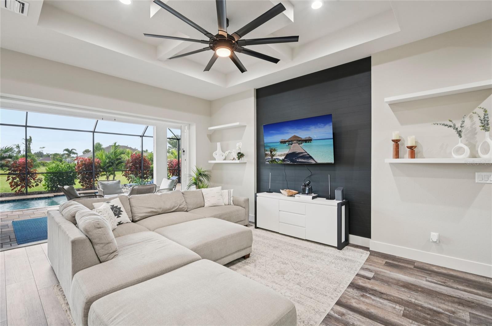 Image 11 of 62 For 239 Rotonda Boulevard N